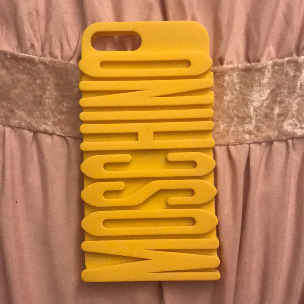 Moschino Phone Case (iPhone 6/7/8 plus)